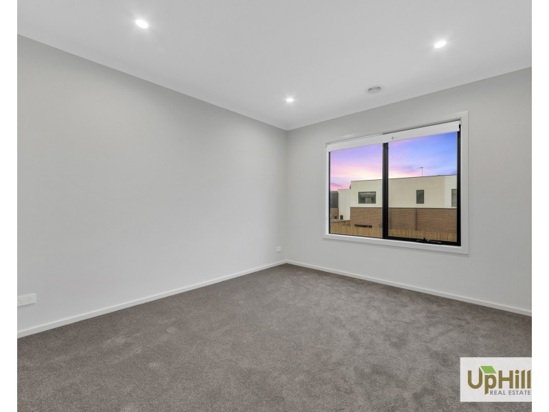 65 Swanston Street, Clyde VIC 3978