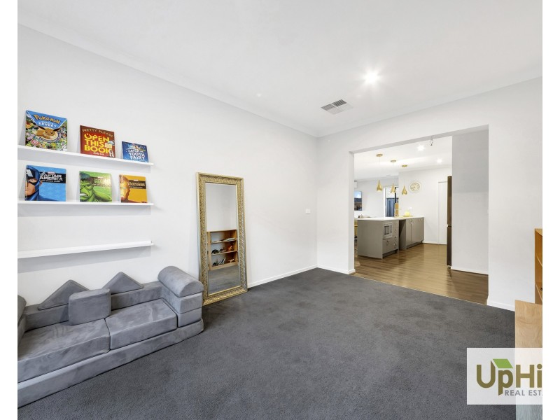 30 Capstone Street, Clyde VIC 3978