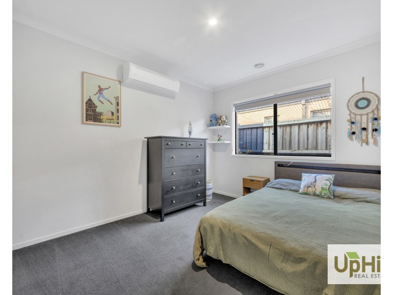 30 Capstone Street, Clyde VIC 3978