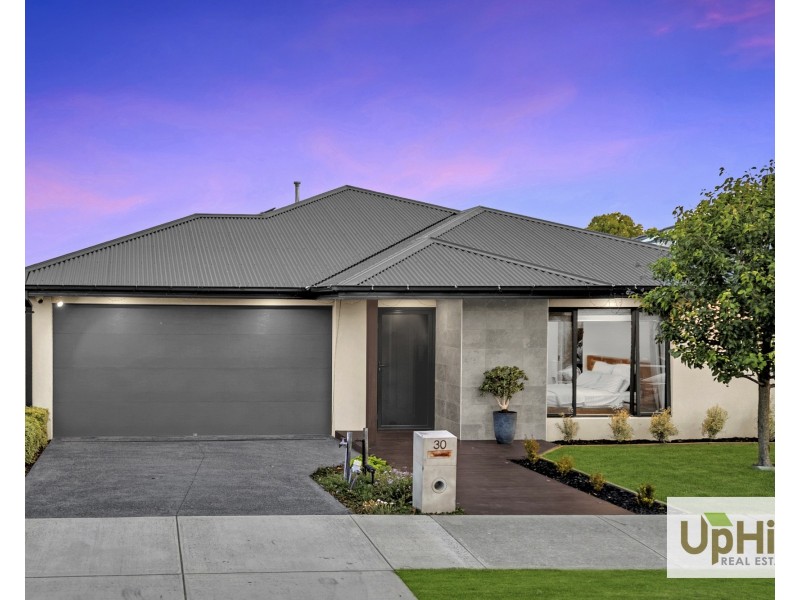 30 Capstone Street, Clyde VIC 3978