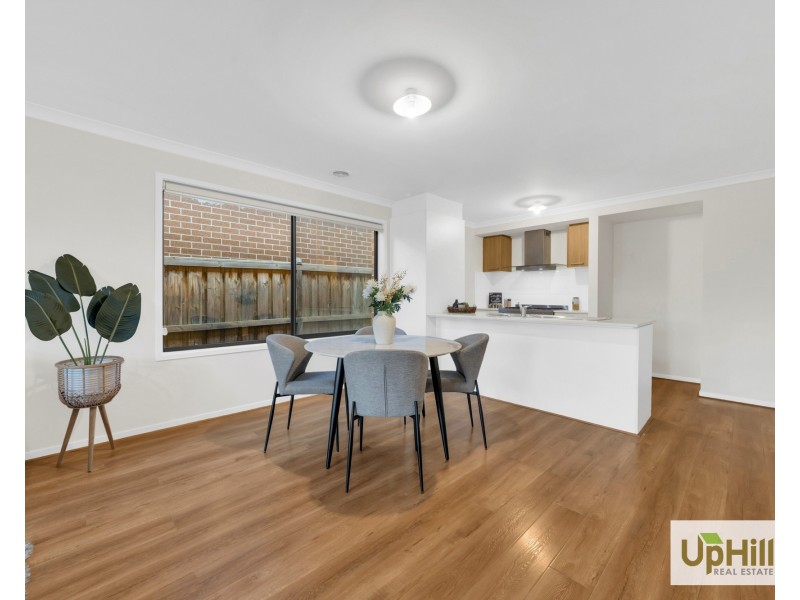 10  Abbeyard Drive, Clyde VIC 3978