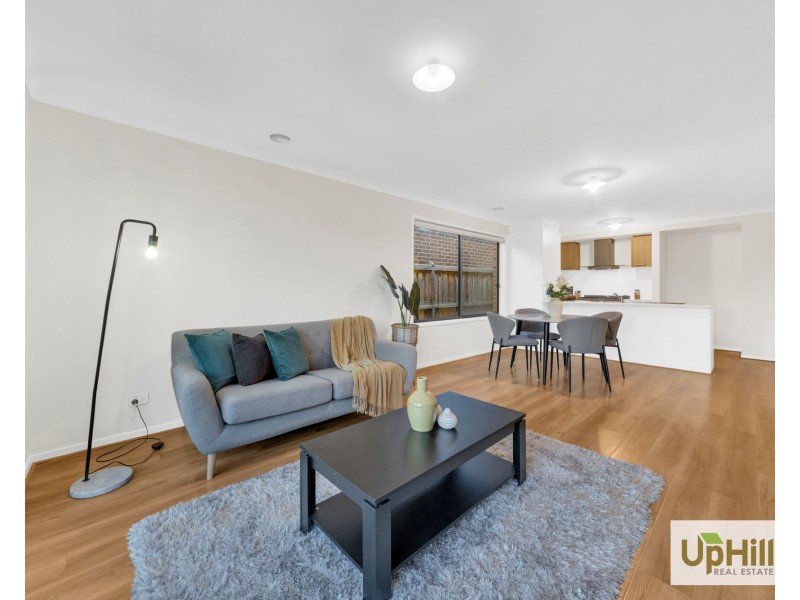 10  Abbeyard Drive, Clyde VIC 3978