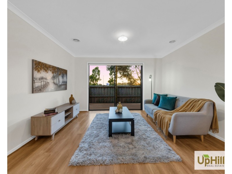 10  Abbeyard Drive, Clyde VIC 3978