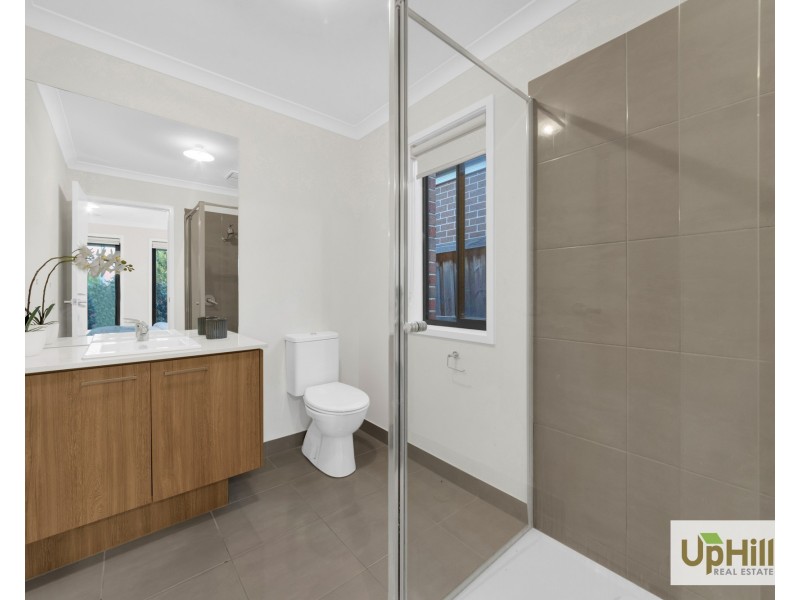 10  Abbeyard Drive, Clyde VIC 3978