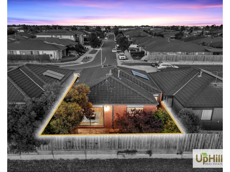 10  Abbeyard Drive, Clyde VIC 3978