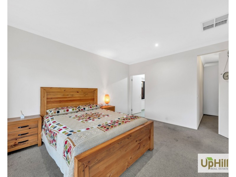 28 Jackwood Drive, Clyde North VIC 3978