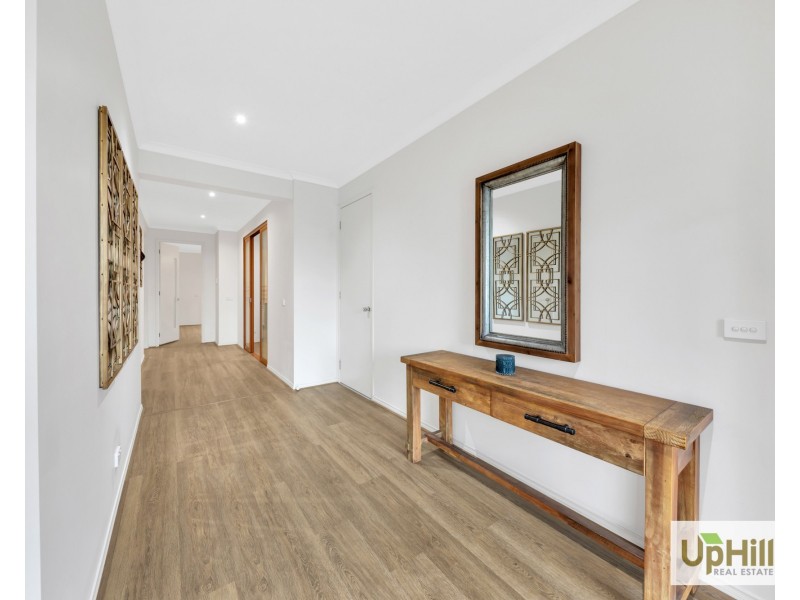 28 Jackwood Drive, Clyde North VIC 3978