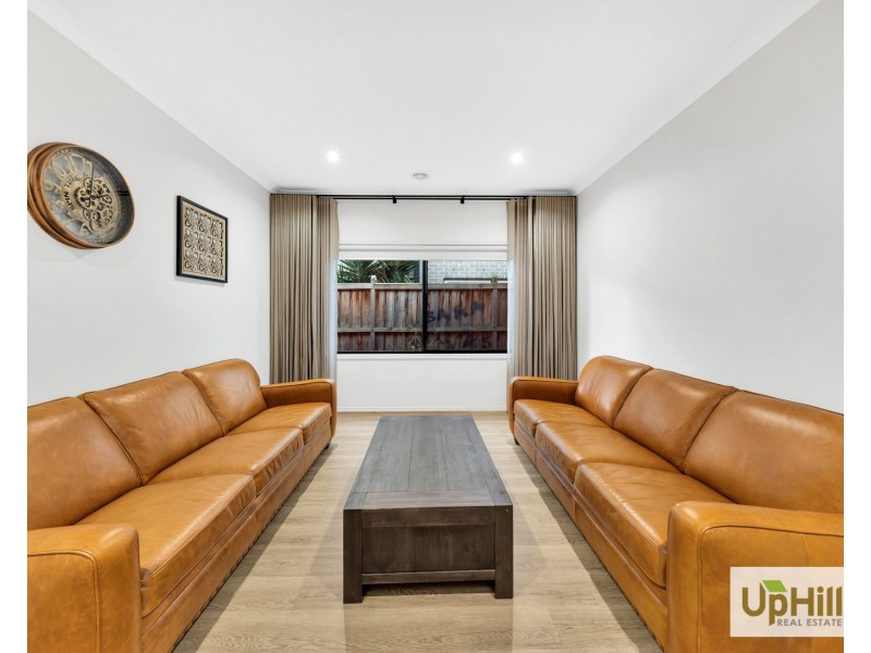 28 Jackwood Drive, Clyde North VIC 3978