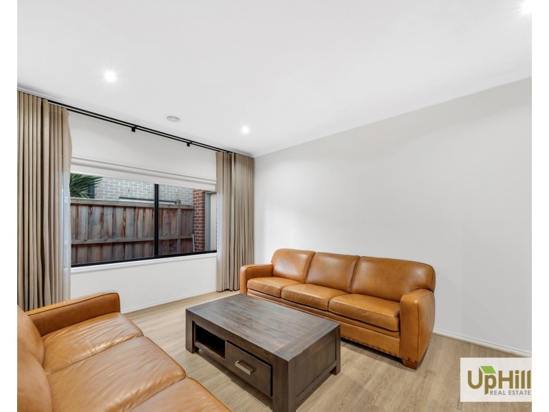 28 Jackwood Drive, Clyde North VIC 3978