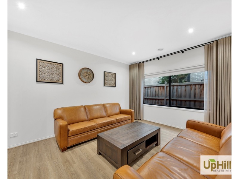 28 Jackwood Drive, Clyde North VIC 3978