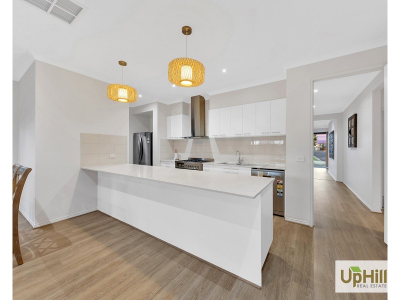 28 Jackwood Drive, Clyde North VIC 3978