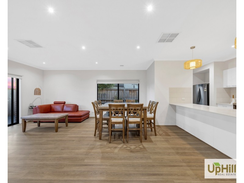 28 Jackwood Drive, Clyde North VIC 3978