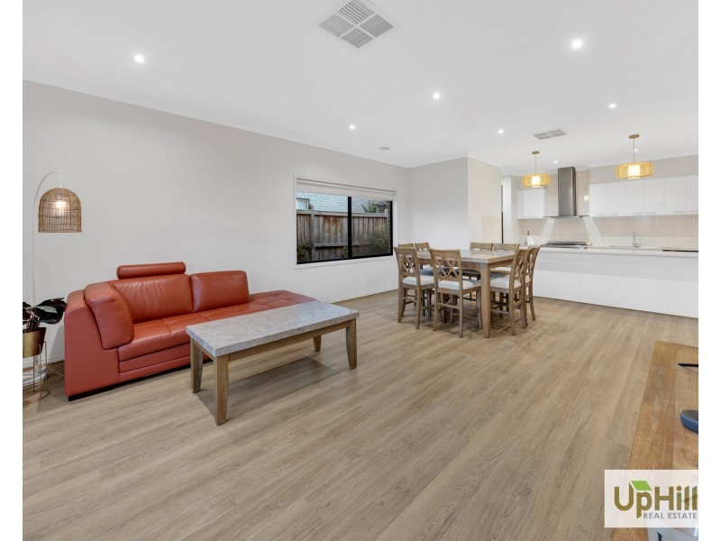 28 Jackwood Drive, Clyde North VIC 3978