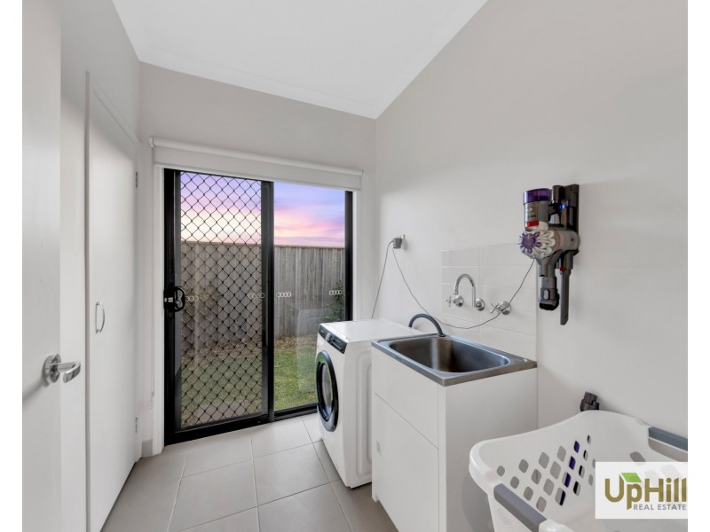 28 Jackwood Drive, Clyde North VIC 3978