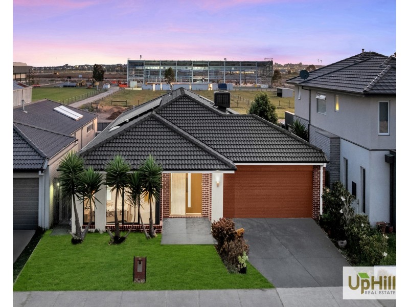 28 Jackwood Drive, Clyde North VIC 3978