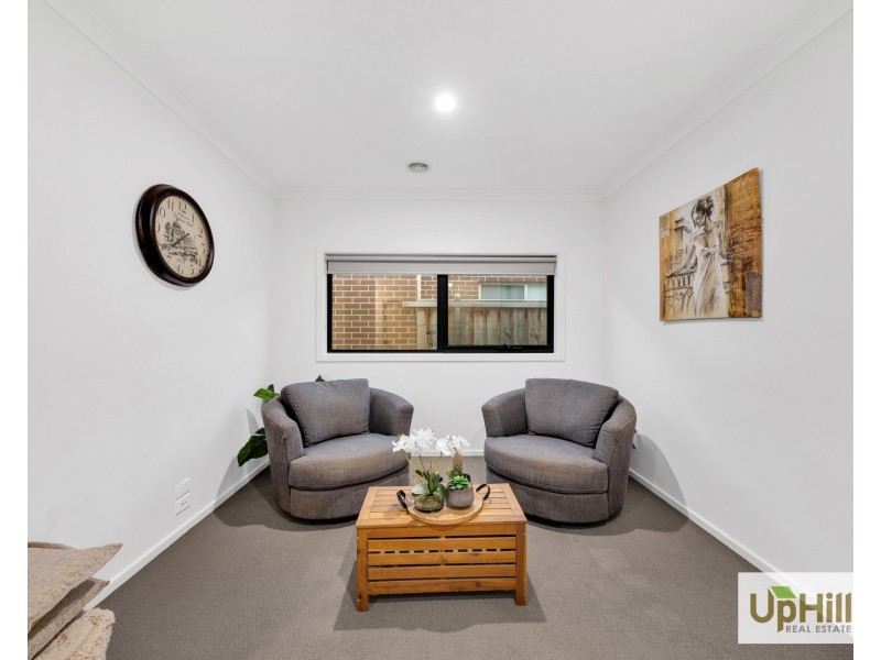 19 Affleck Street, Cranbourne East VIC 3977