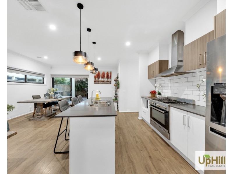 19 Affleck Street, Cranbourne East VIC 3977
