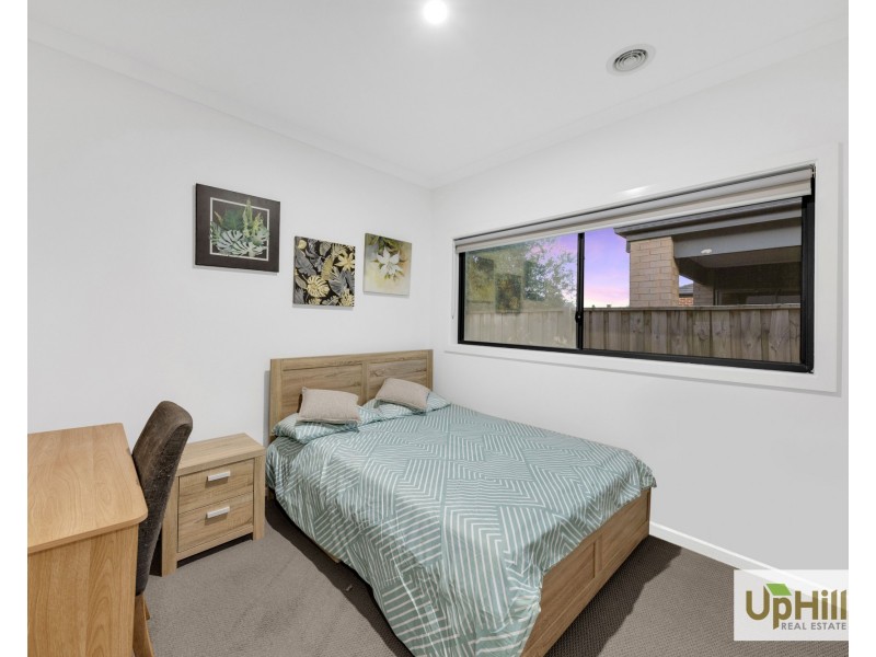 19 Affleck Street, Cranbourne East VIC 3977