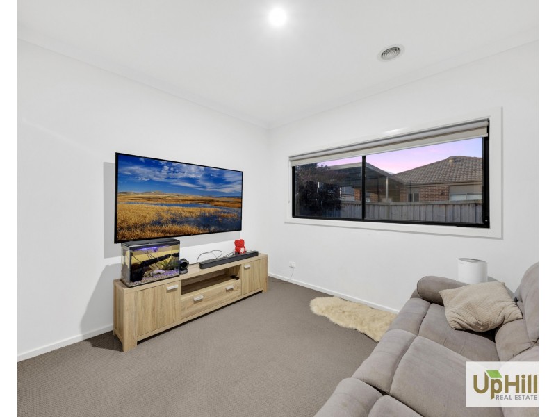 19 Affleck Street, Cranbourne East VIC 3977