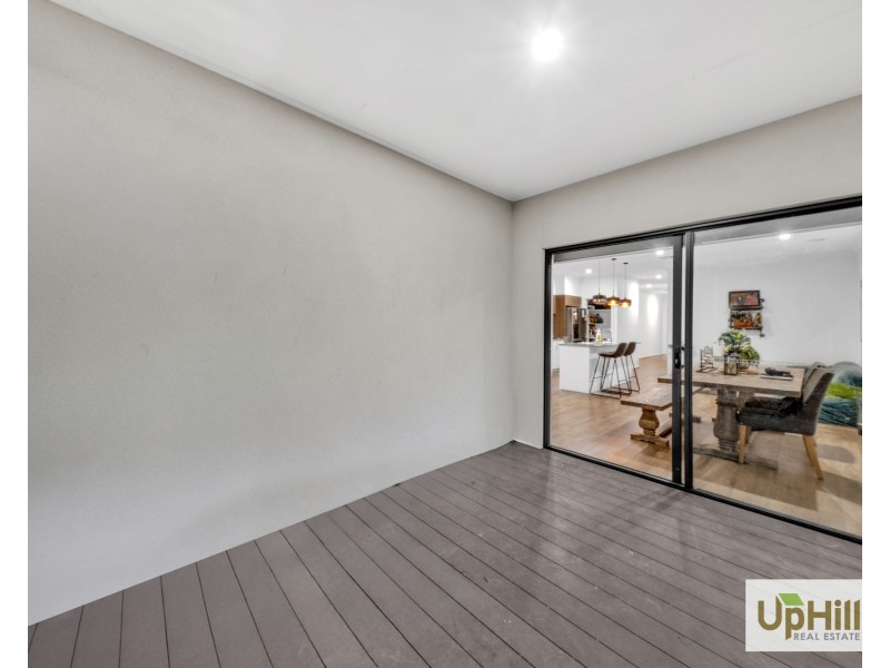 19 Affleck Street, Cranbourne East VIC 3977