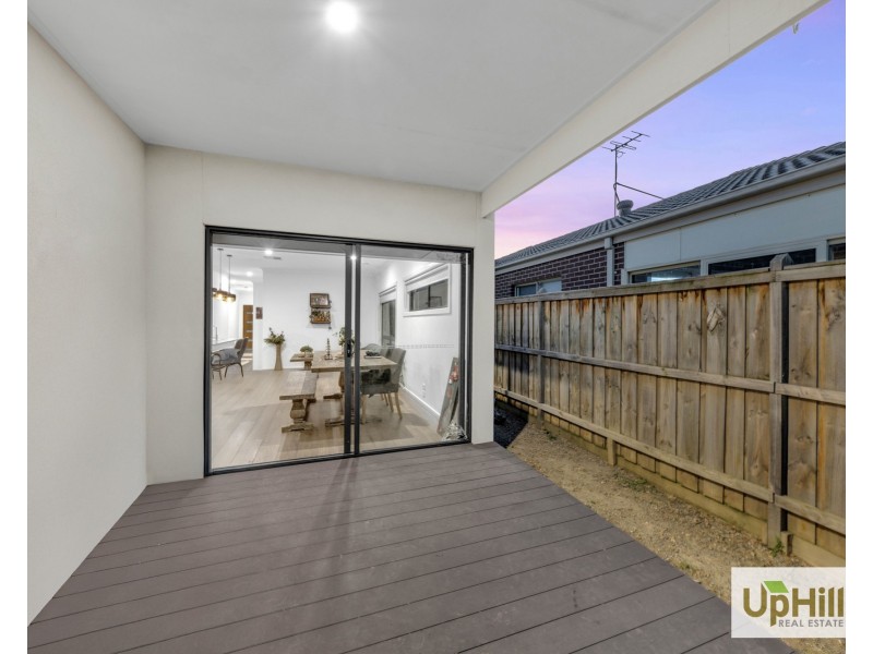 19 Affleck Street, Cranbourne East VIC 3977