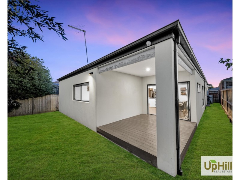 19 Affleck Street, Cranbourne East VIC 3977