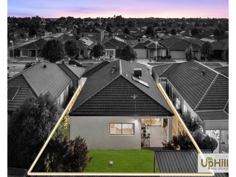 19 Affleck Street, Cranbourne East VIC 3977