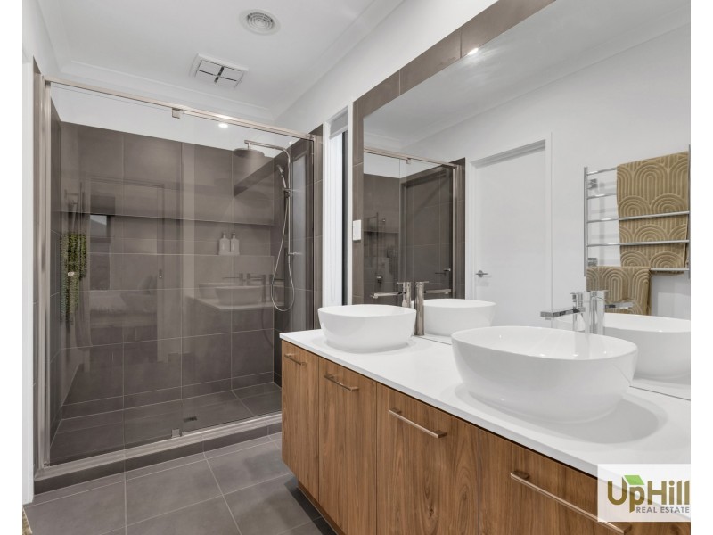 10 Adriatic Circuit, Clyde VIC 3978