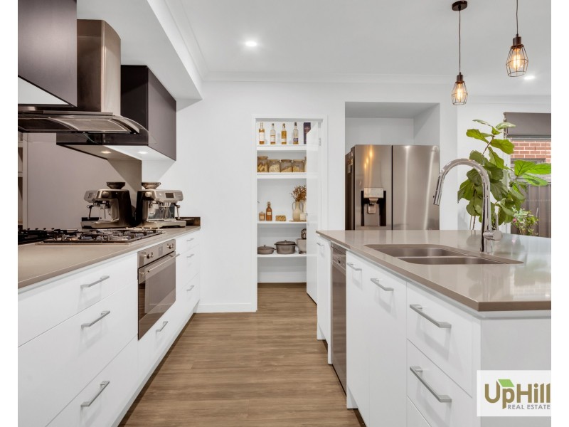 10 Adriatic Circuit, Clyde VIC 3978