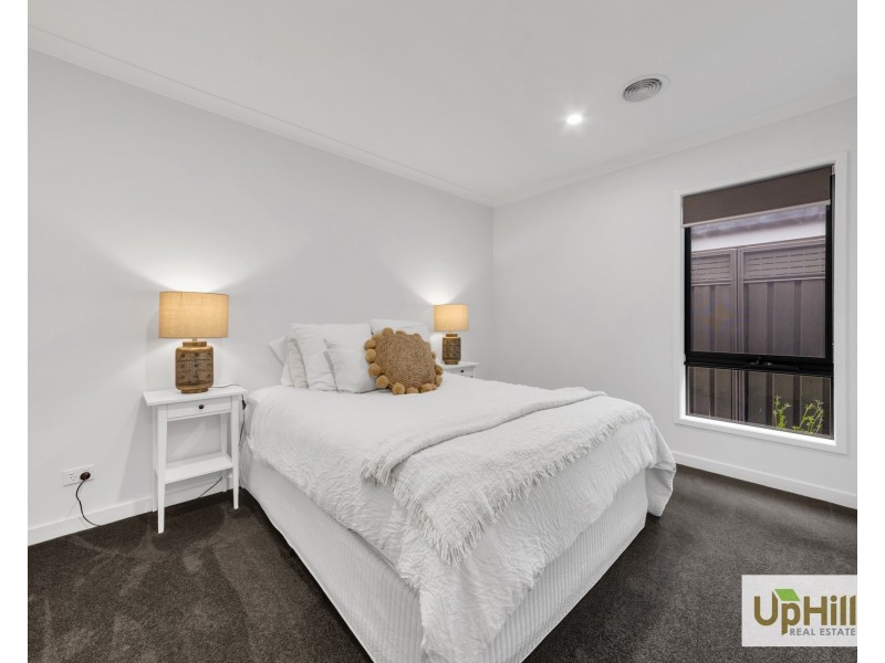 10 Adriatic Circuit, Clyde VIC 3978