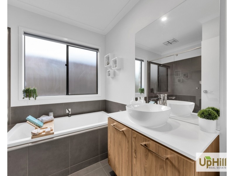 10 Adriatic Circuit, Clyde VIC 3978