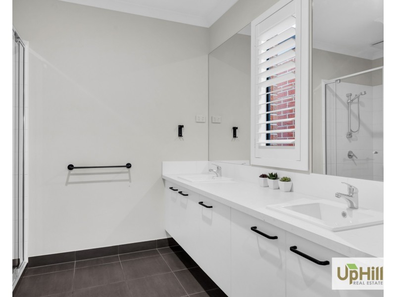 28 Abundance Circuit, Clyde VIC 3978