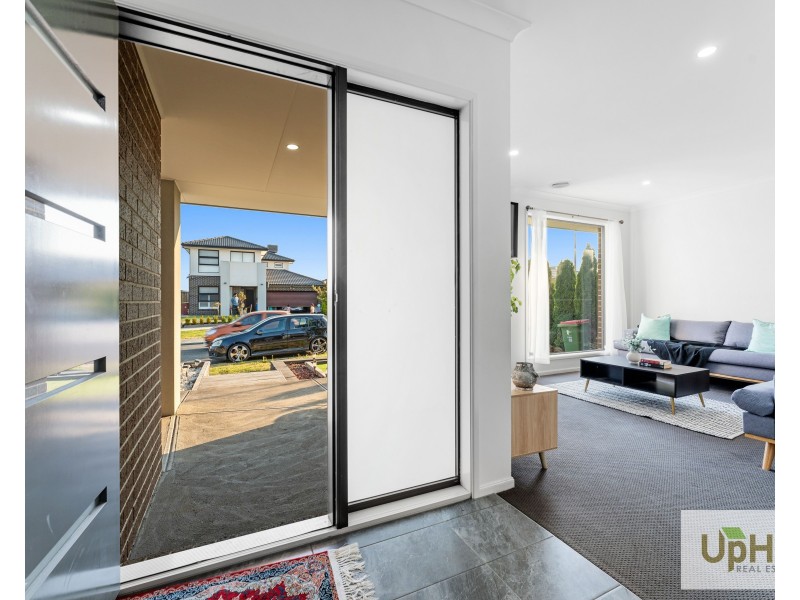33 Westbourne street, Clyde North VIC 3978