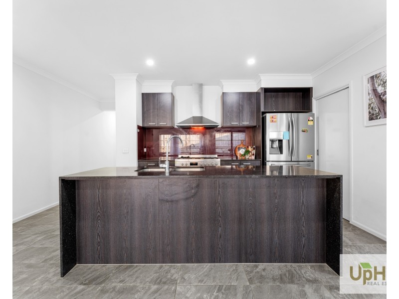 33 Westbourne street, Clyde North VIC 3978