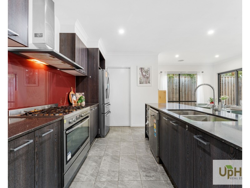 33 Westbourne street, Clyde North VIC 3978