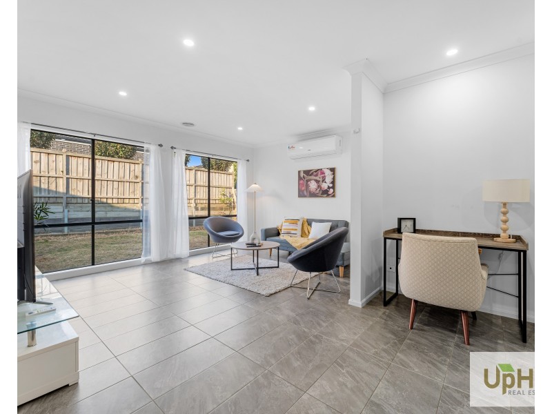 33 Westbourne street, Clyde North VIC 3978