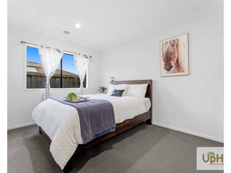 33 Westbourne street, Clyde North VIC 3978