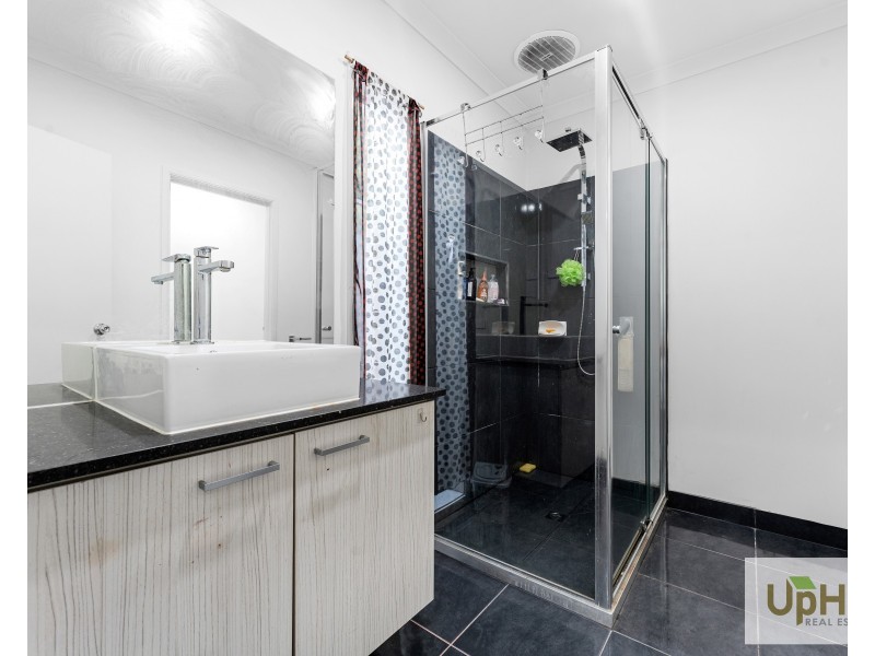 33 Westbourne street, Clyde North VIC 3978