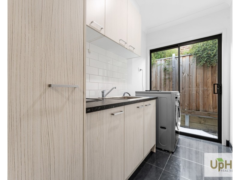 33 Westbourne street, Clyde North VIC 3978