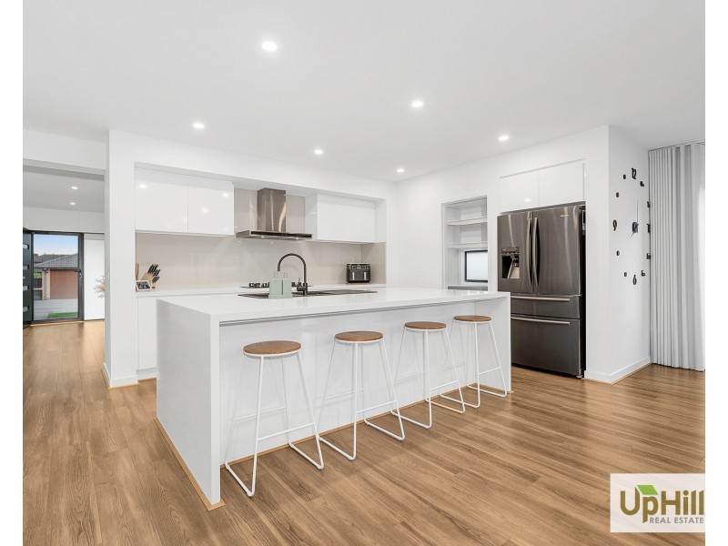 36 Bellhaven Circuit, Clyde North VIC 3978