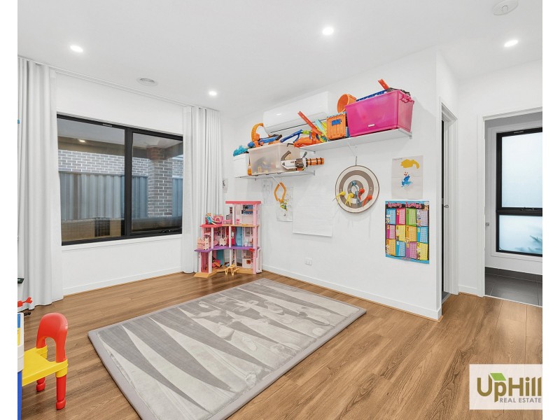 36 Bellhaven Circuit, Clyde North VIC 3978