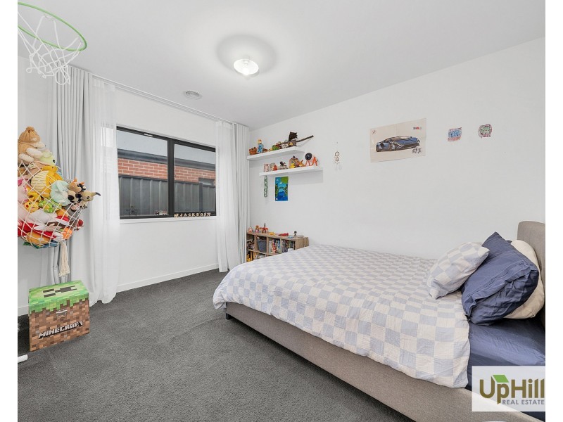 36 Bellhaven Circuit, Clyde North VIC 3978