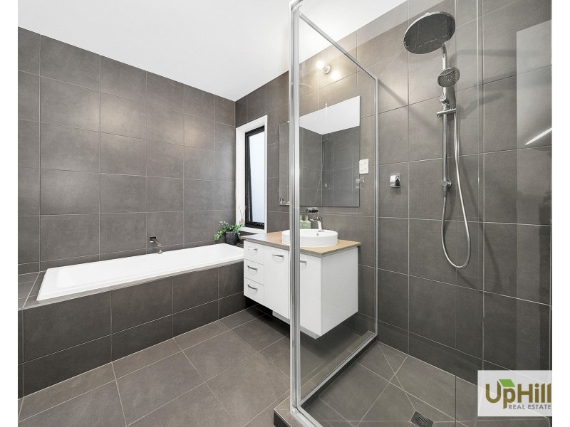 36 Bellhaven Circuit, Clyde North VIC 3978