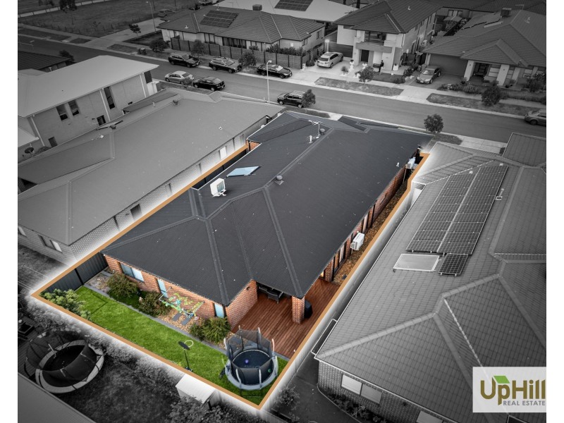 36 Bellhaven Circuit, Clyde North VIC 3978