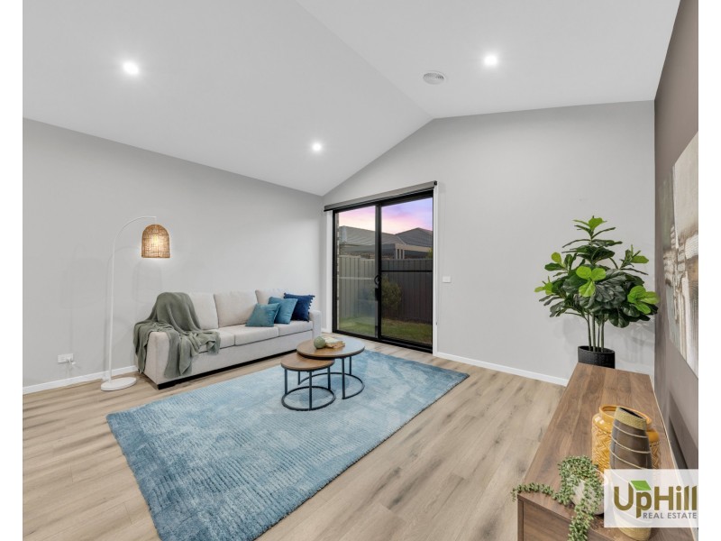 13 Cinema Street, Clyde North VIC 3978