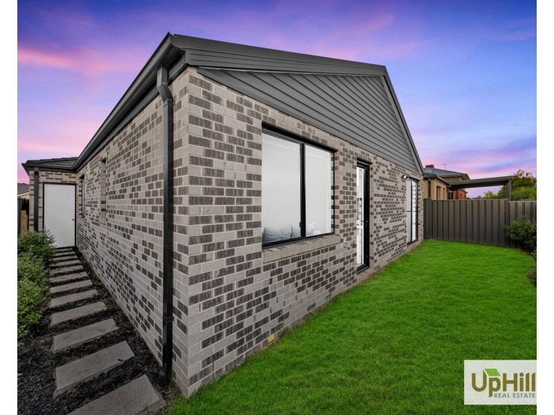 13 Cinema Street, Clyde North VIC 3978