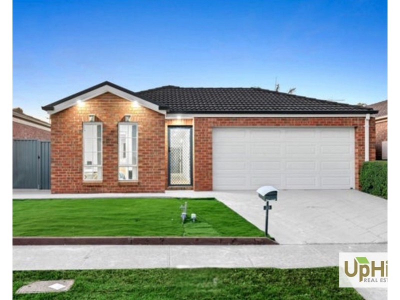 35 Archers Field Drive, Cranbourne East VIC 3977