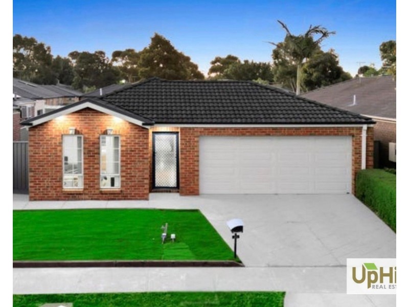 35 Archers Field Drive, Cranbourne East VIC 3977