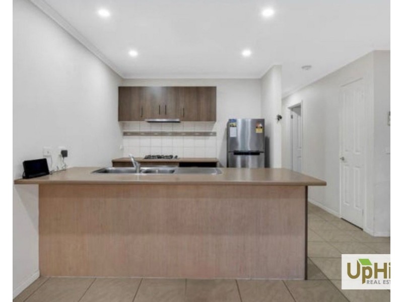 35 Archers Field Drive, Cranbourne East VIC 3977