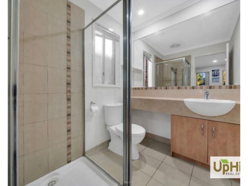 35 Archers Field Drive, Cranbourne East VIC 3977